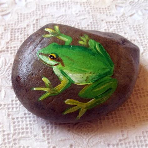 rock paint frog|frog mosaic on a rock.